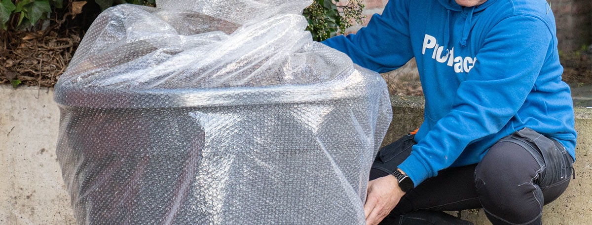 Planten beschermen tegen vorst met noppenfolie