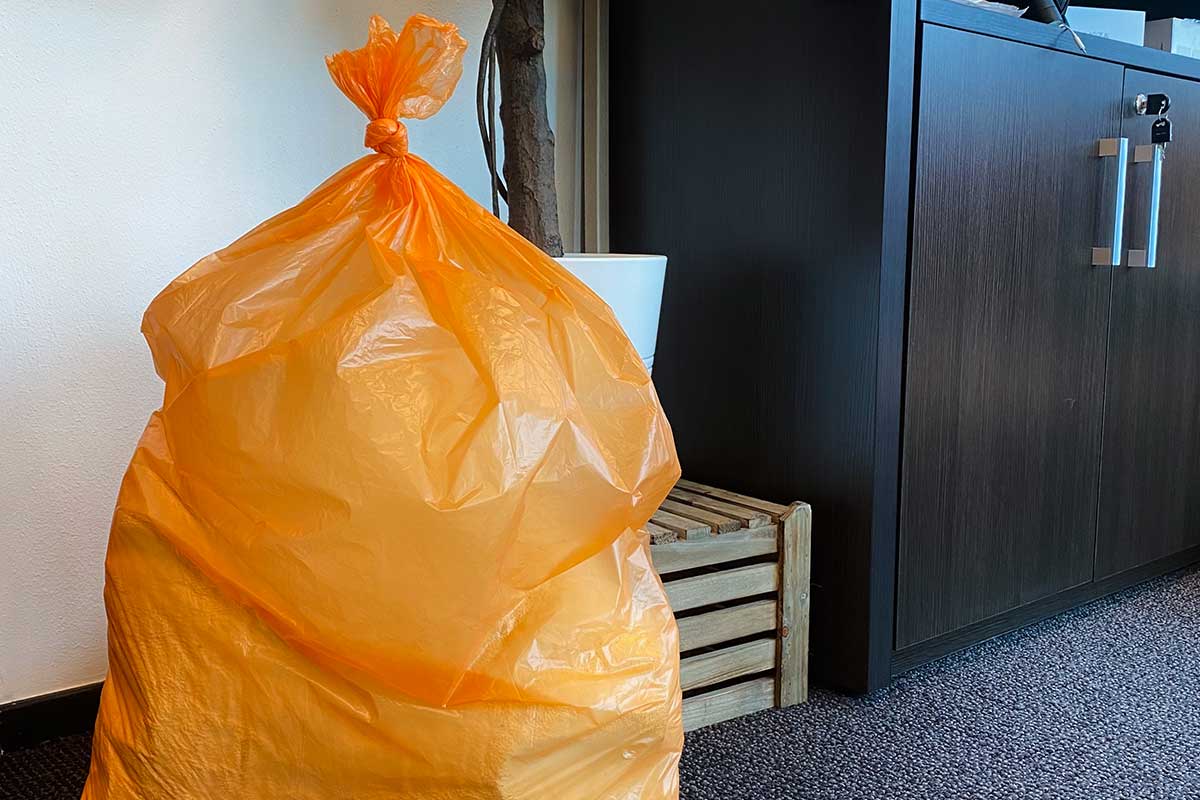 HDPE Afvalzakken oranje 70L - 58 x 100cm x 20my (20 st)
