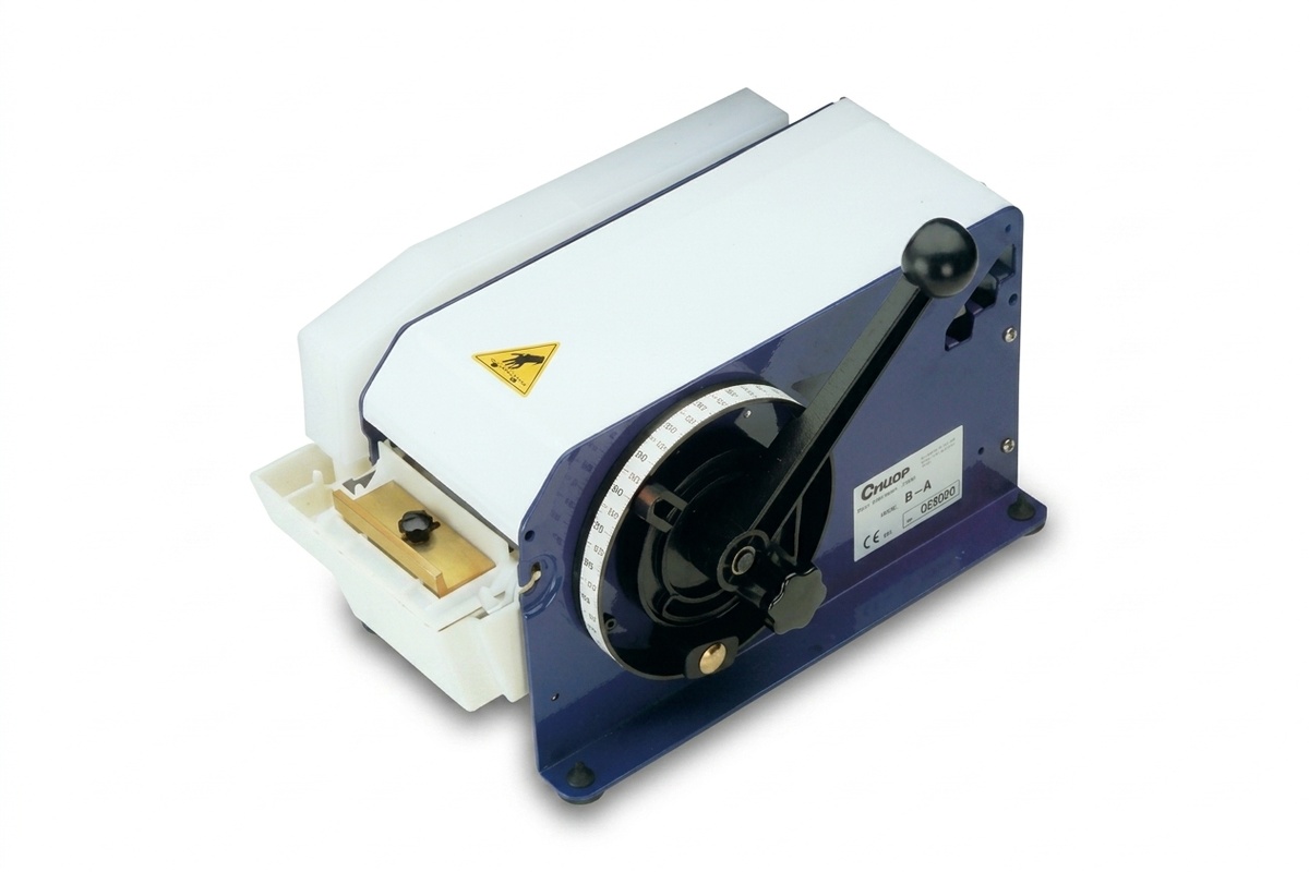 241290 attribuut image1 241290 tape dispenser b6 gegomde papieren tape shot1
