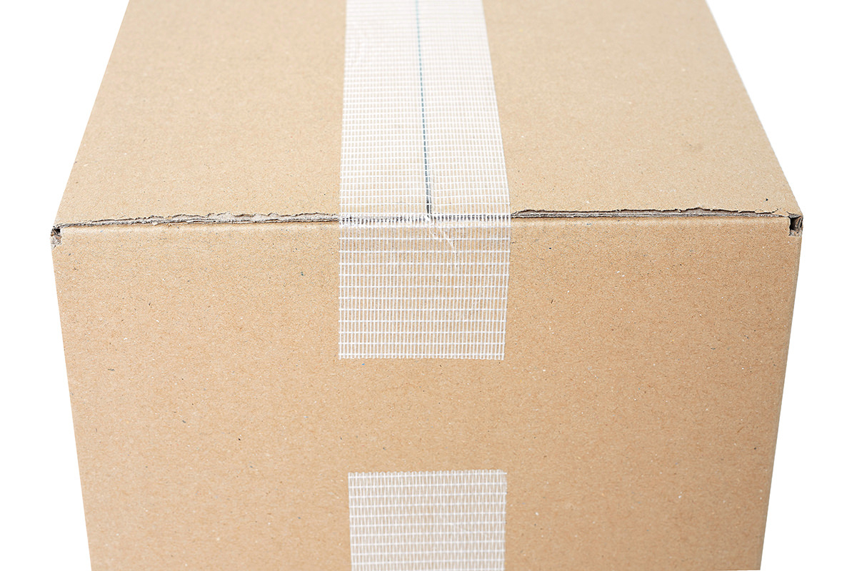 Kruislings tape op doos profipack 1