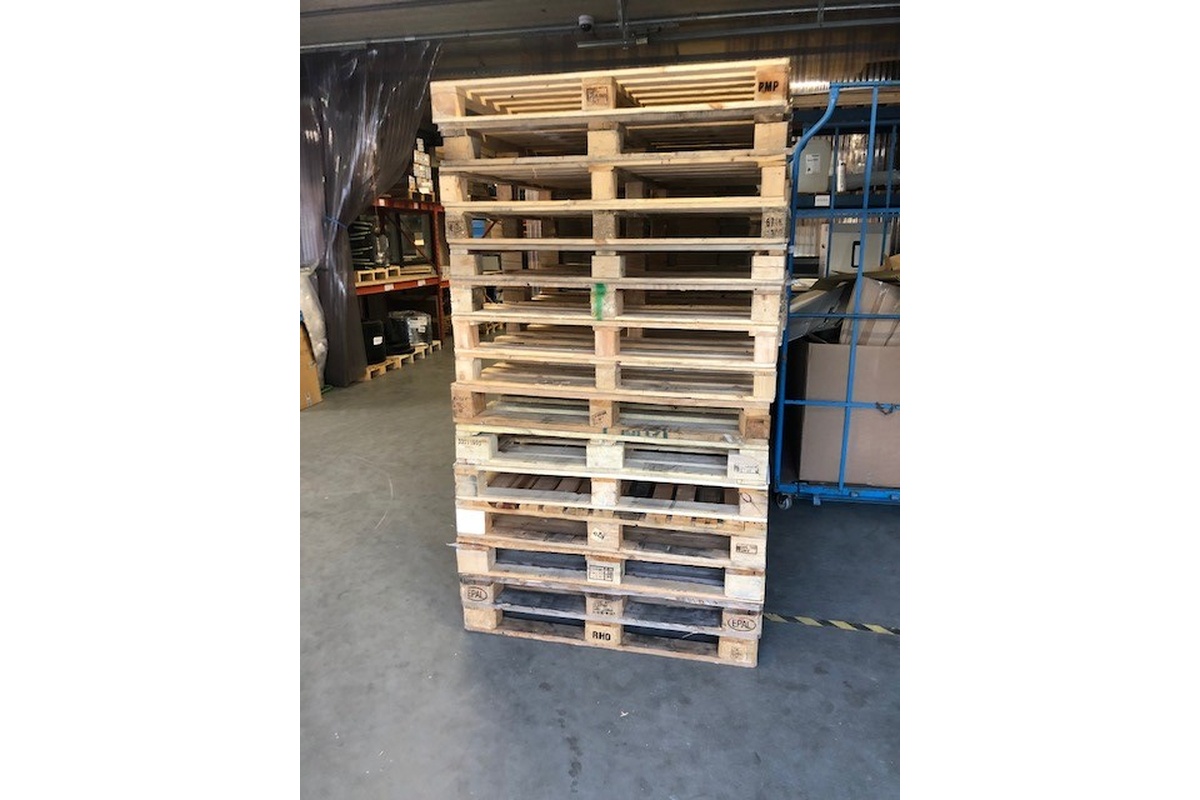 99113905 attribuut image2 blok pallets hout